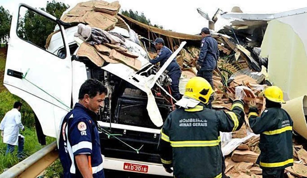 Caminhoneiro da região está em estado grave após acidente em Minas Gerais