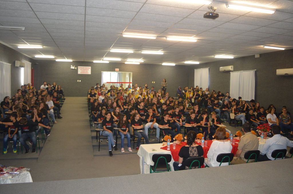 Programa Educacional de Resistência às Drogas forma mais de 90 alunos em Luzerna