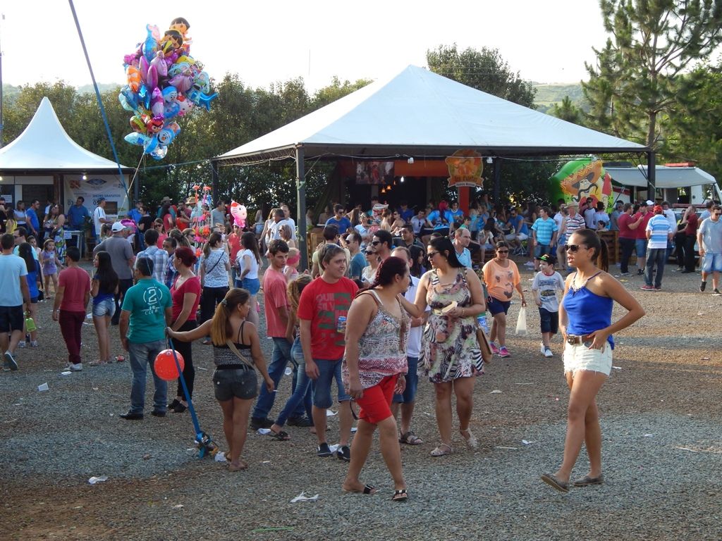 Expovale Capinzal encerra em grande estilo com show de Daniel e milhares de pessoas