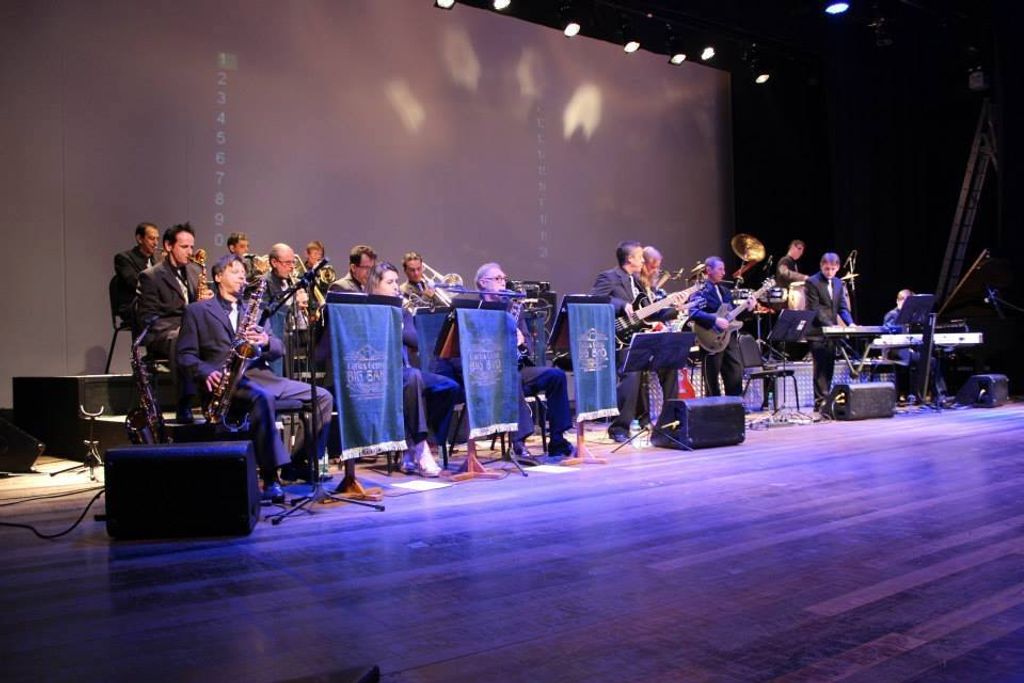 Carlos Gomes Big Band apresenta seu novo show nesta sexta-feira, 11