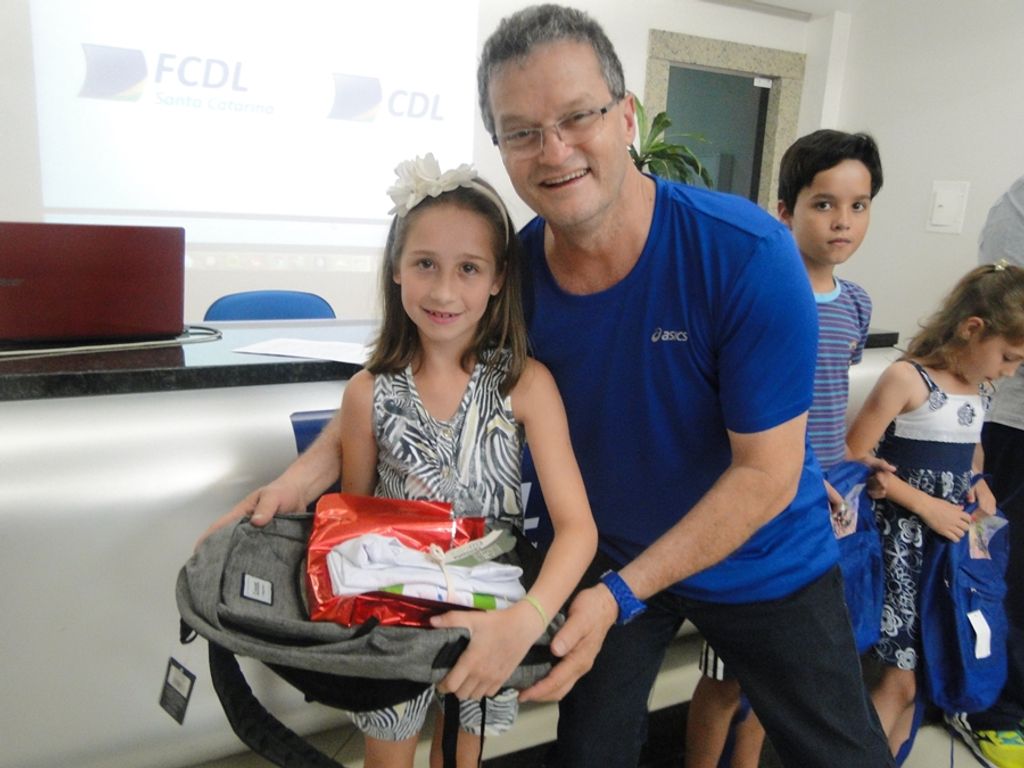 Alunos de Joaçaba e Luzerna que participaram do “Recicla na Escola” são premiados pela CDL