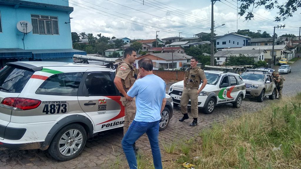 Homem agride esposa, investe contra a PM e é atingido por balas de borracha em Irani