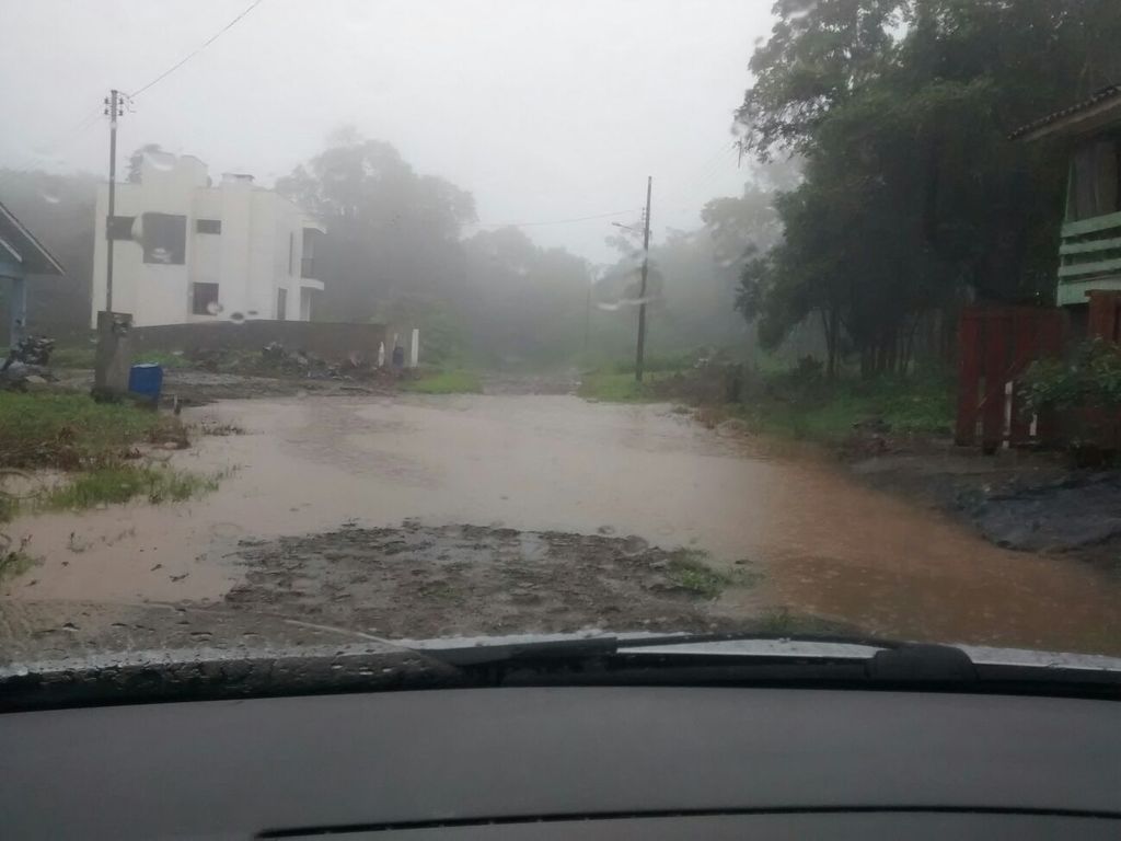 Rua mostrada em reportagem há 5 meses ainda está abandonada pela prefeitura