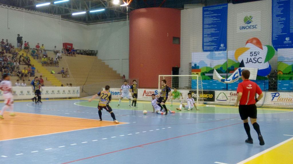 Futsal de Joaçaba termina a 1ª fase do Jasc invicto e sem levar gols