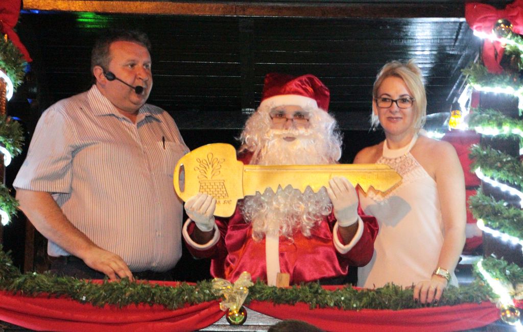 Abertura do Natal de Piratuba reúniu grande público na Praça