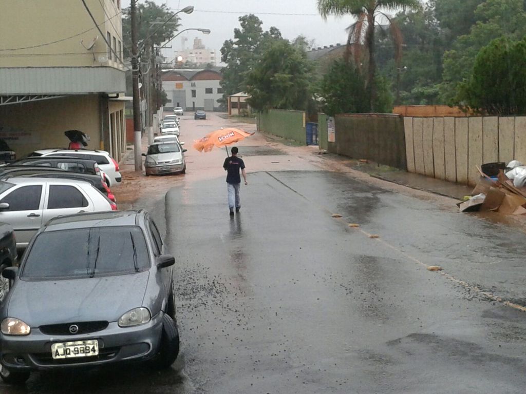 Chuvarada causa alagamentos em Joaçaba