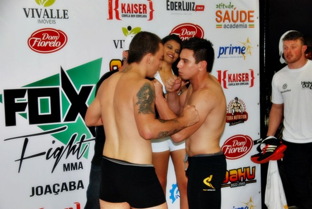 Fox Fight MMA promove 13 lutas e disputa de cinturão neste sábado