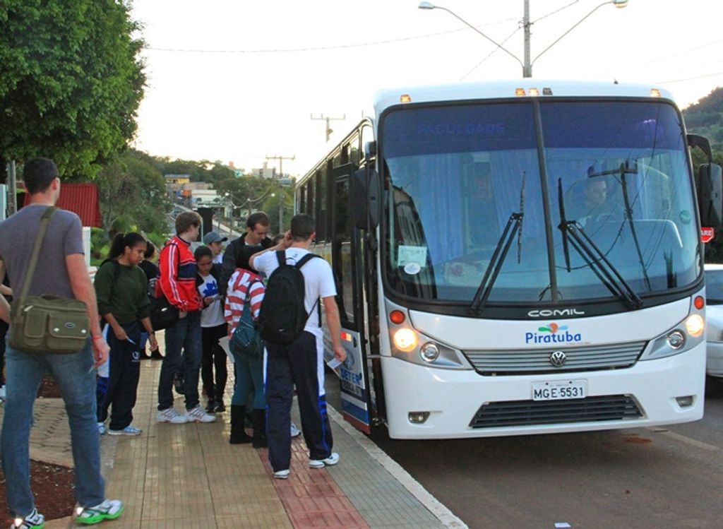 Reunião define detalhes sobre o transporte acadêmico em Piratuba
