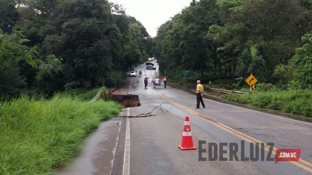 Cratera na pista interdita SC-150 em Joaçaba