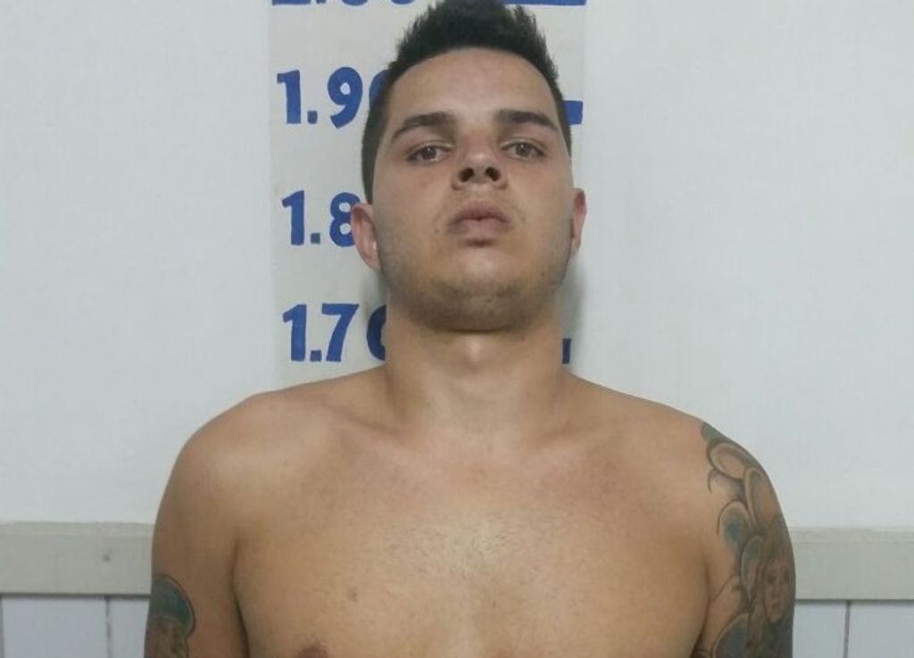 Dois são presos por tráfico de drogas em Herval