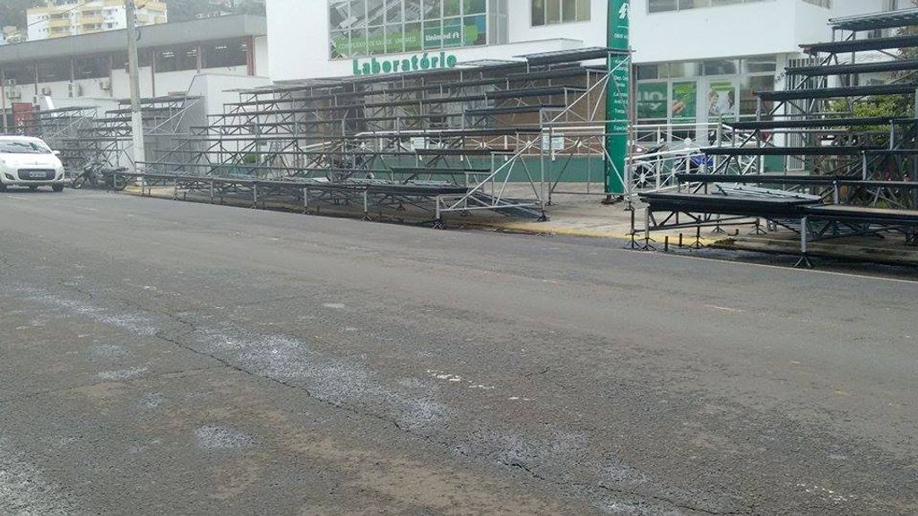 Montagem das arquibancadas e camarotes do carnaval de Joaçaba já começou