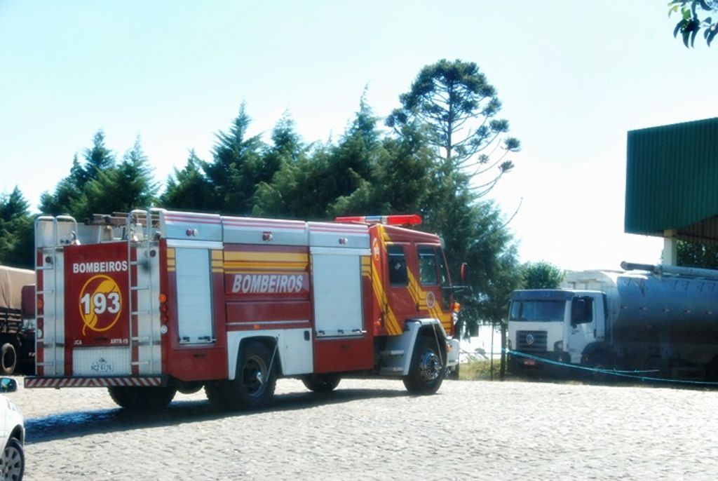 Funcionário fica preso dentro de silo da Copérdia e sofre ferimentos graves