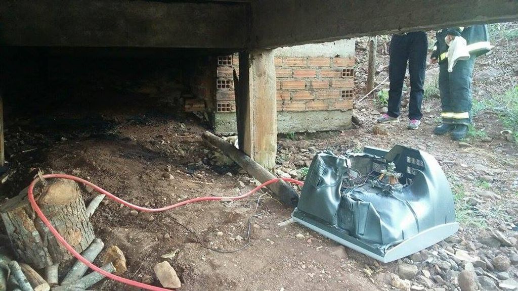 Principio de incêndio numa residência em Herval d’ Oeste mobiliza bombeiros