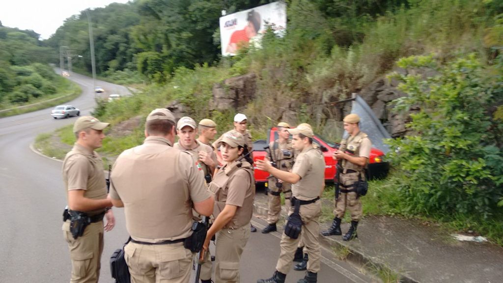Concórdia: Agente prisional bate carro e acerta tiro em veículo que passava no local