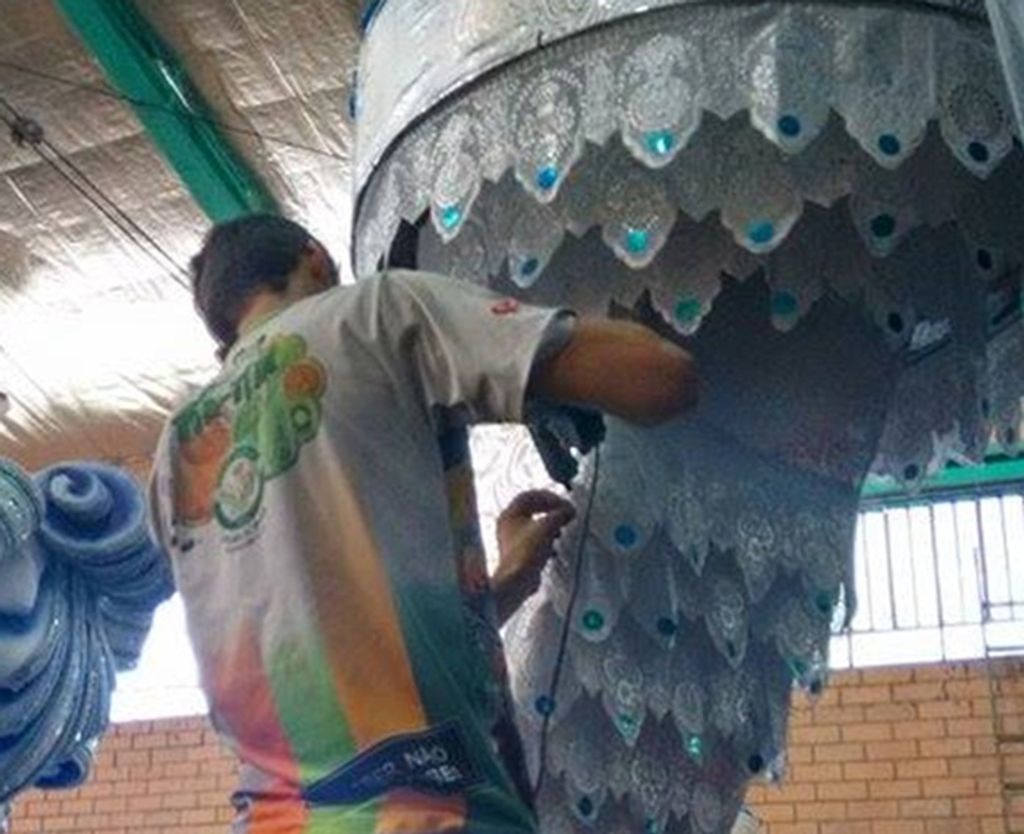 A verde e branco Aliança é Laranja na avenida