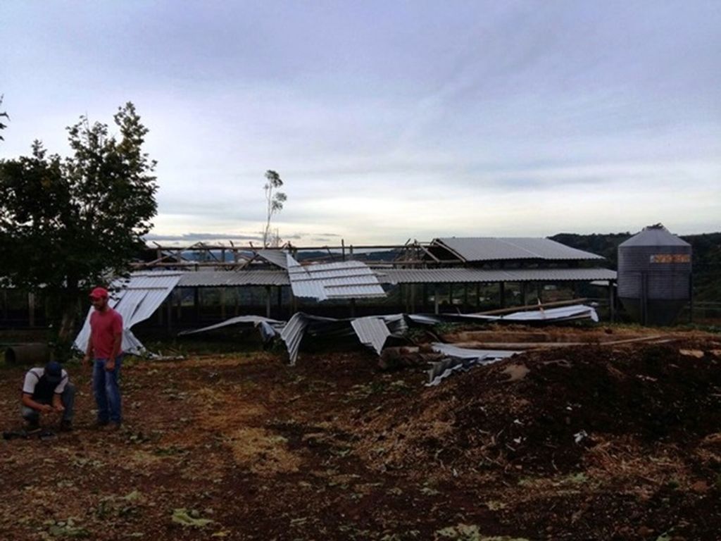 Temporal provoca estragos em municípios do Oeste