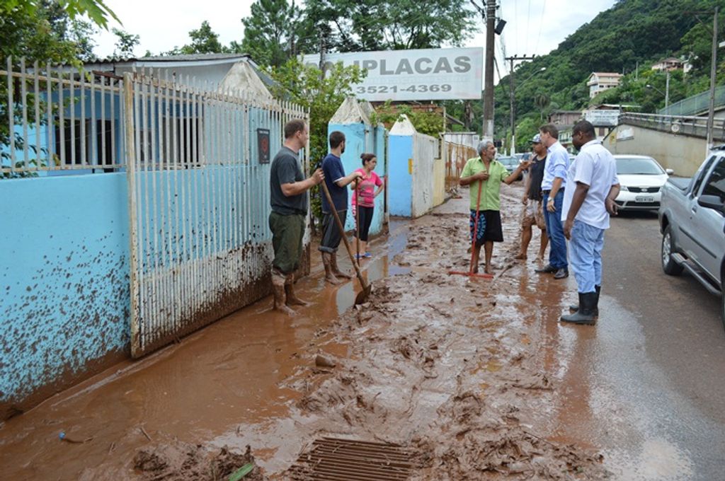 Prefeitura de Joaçaba auxilia moradores atingidos pelas chuvas