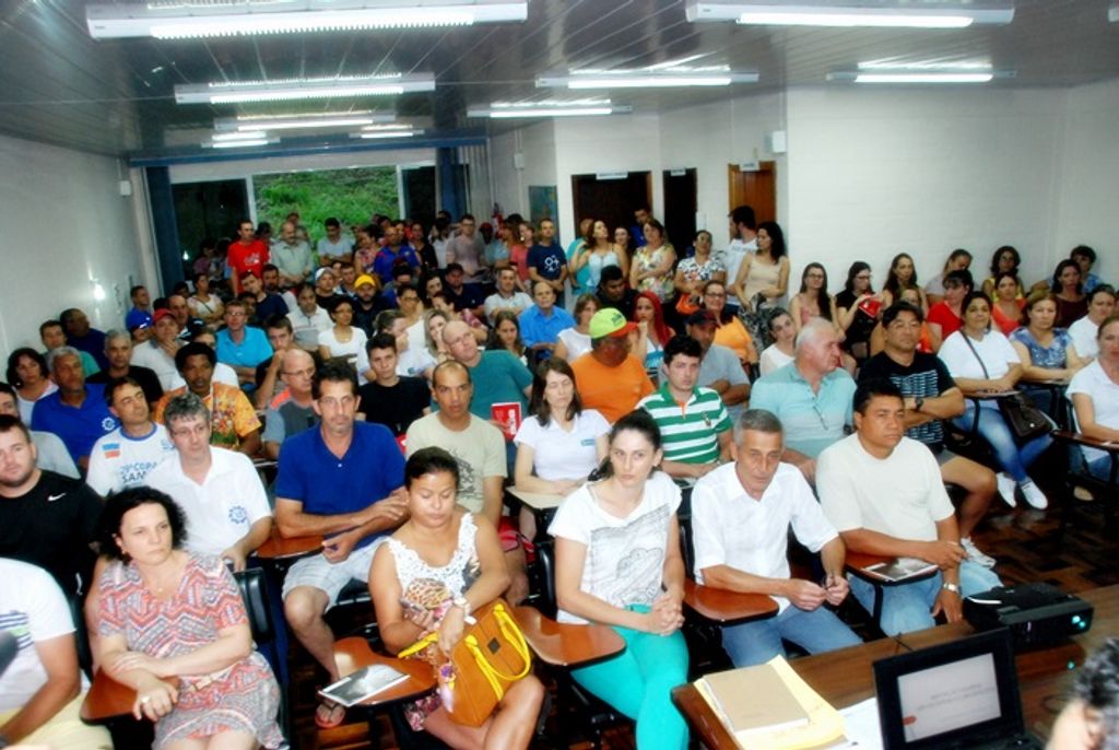 Sem acordo sobre reajuste salarial, servidores públicos de Joaçaba entram em estado de greve