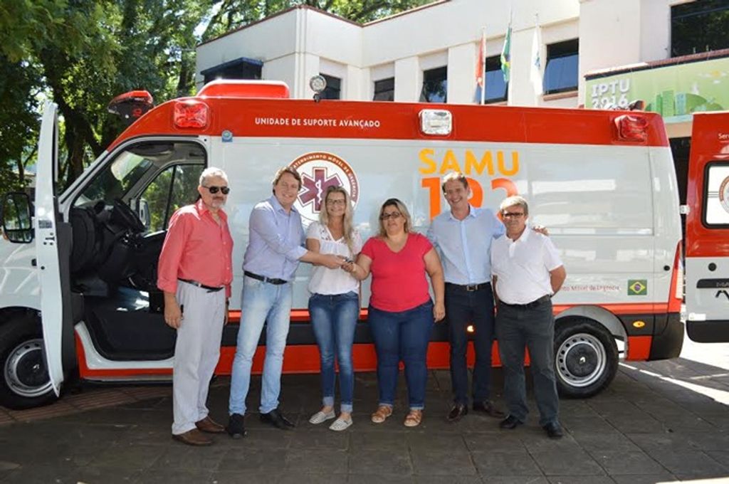 Joaçaba ganha nova ambulância do SAMU