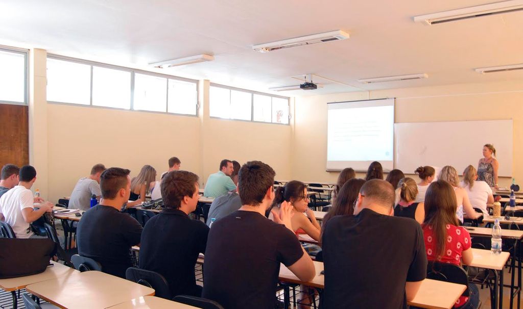 Mais de 15 mil estudantes voltam às aulas na Unoesc