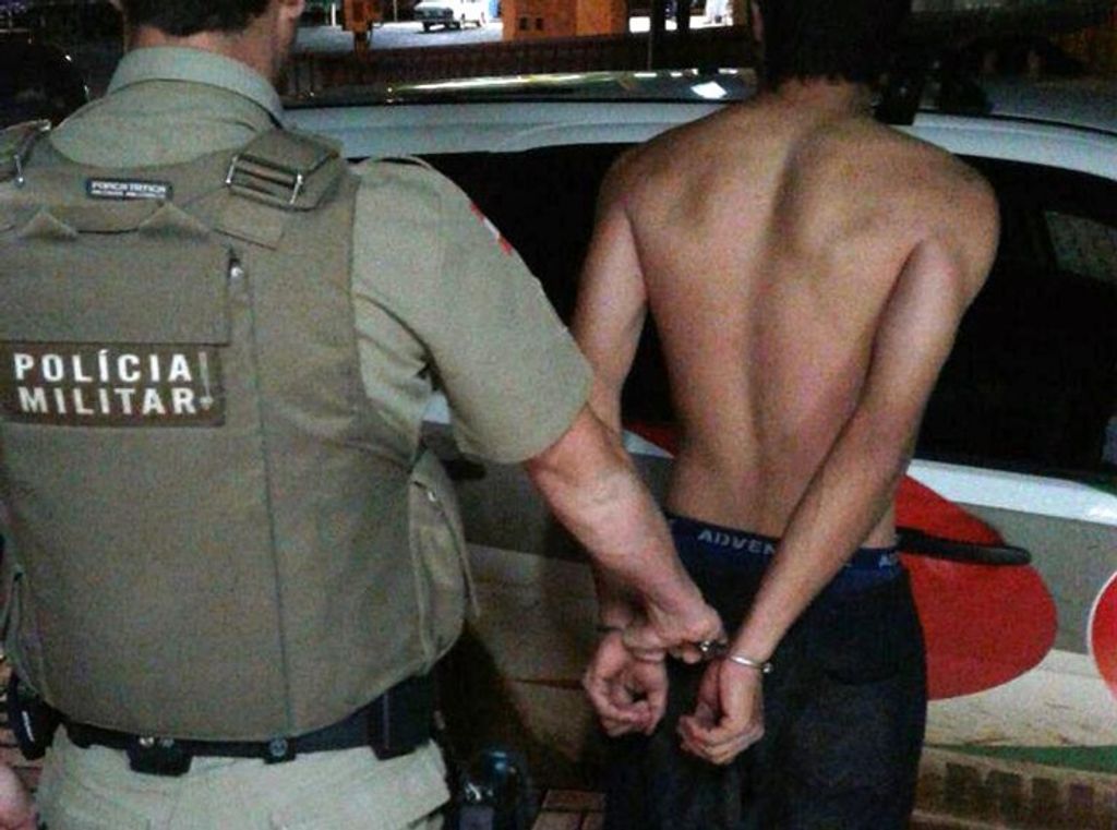Jovem é detido acusado de assédio sexual no Centro de Ponte Serrada