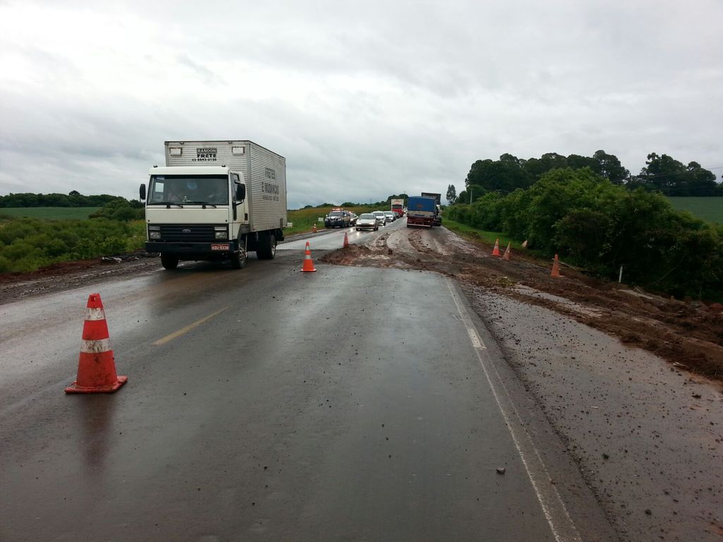 Madrugada registra dois acidentes na BR-282 em Campos Novos