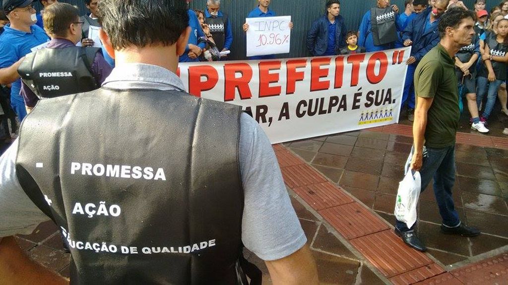 Servidores Públicos realizam manifestação em Joaçaba