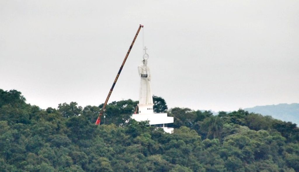 Monumento Frei Bruno passa por manutenção nesta quarta