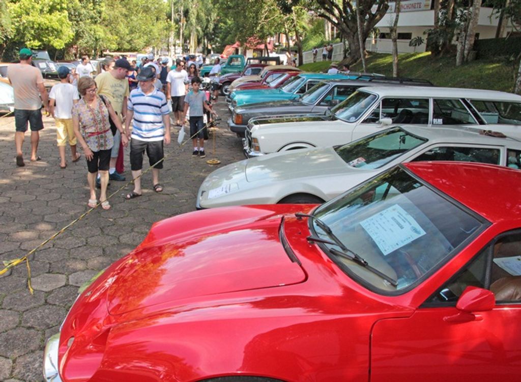 Encontro de Veículos Antigos reúne mais de 200 “relíquias” em Piratuba