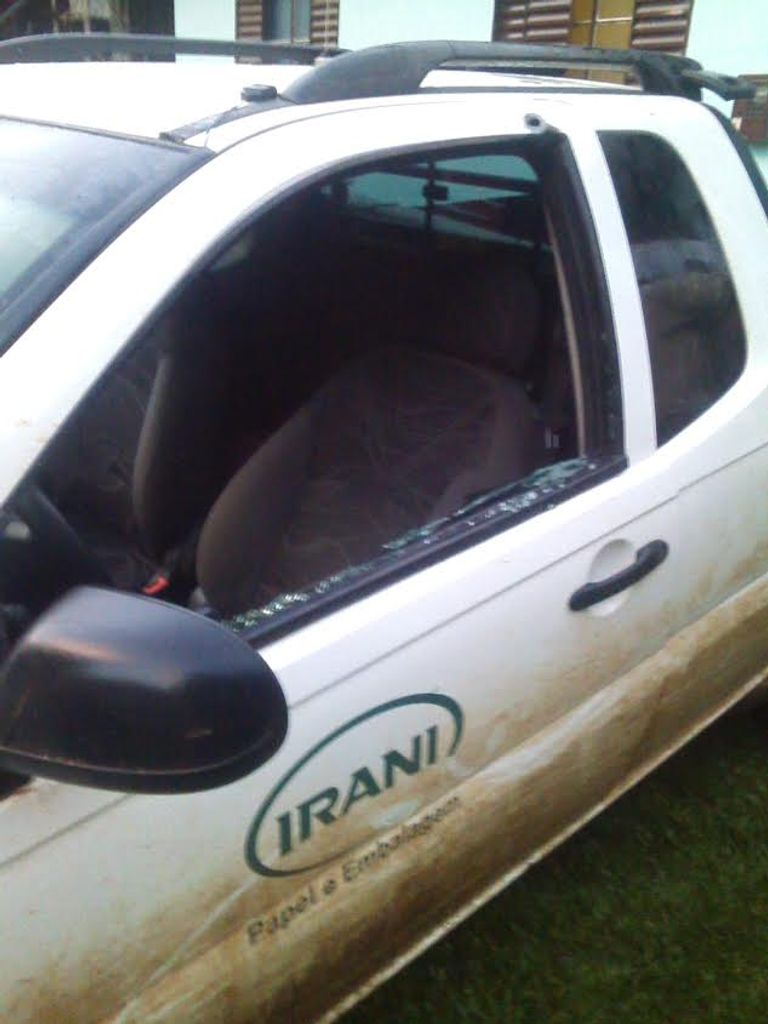 Veículo da Celulose Irani é atingido por disparo de arma de fogo em Vargem Bonita