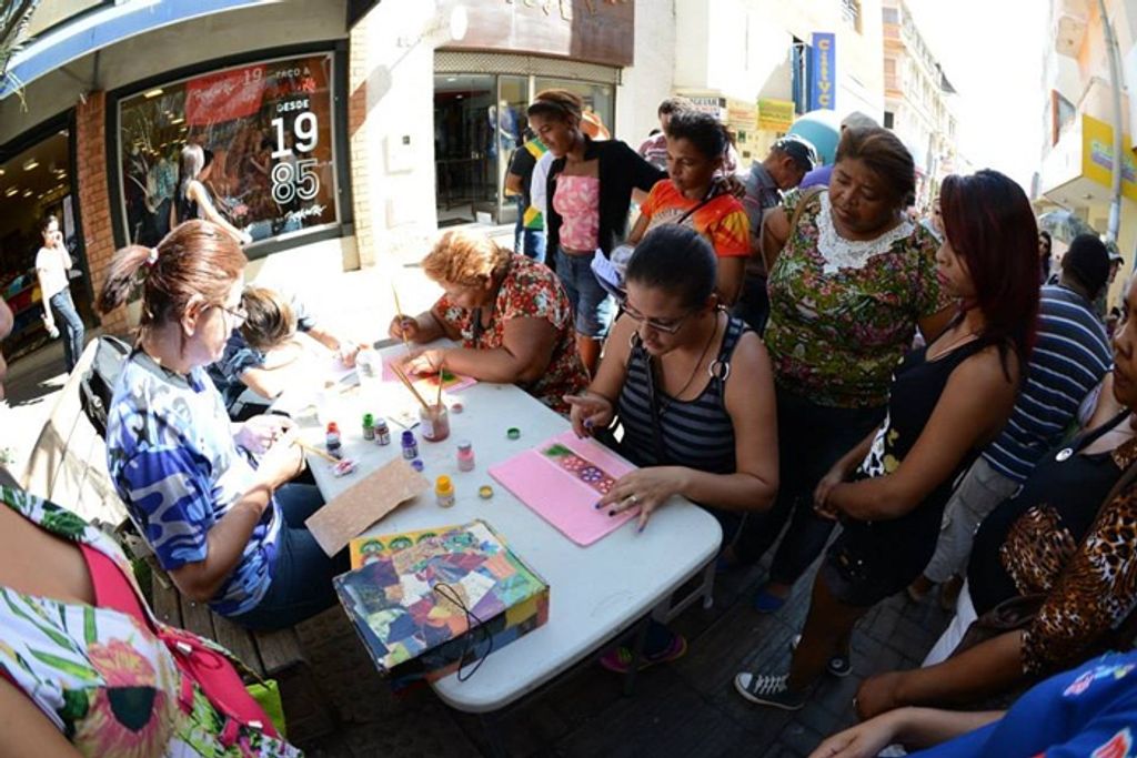 Equipe de americanos e brasileiros vem a Joaçaba para mutirão social