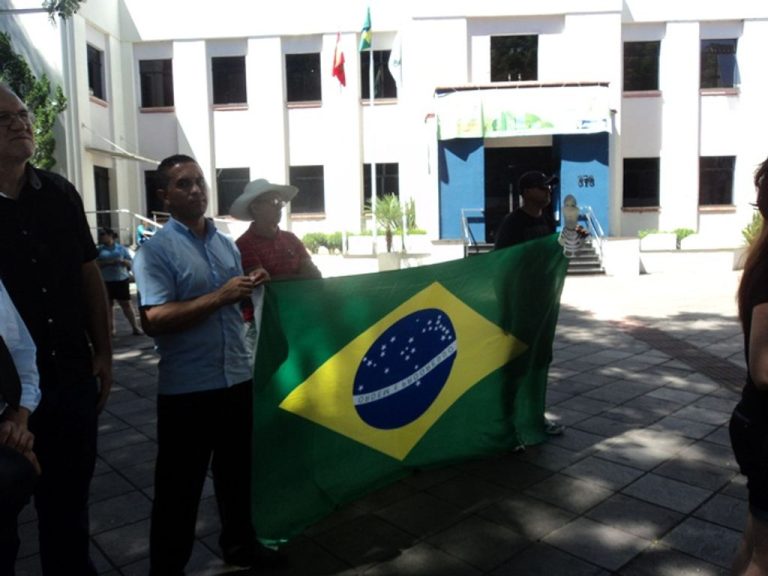 Manifestação contra a corrupção e contra a nomeação de Lula como Ministro é realizada em Joaçaba
