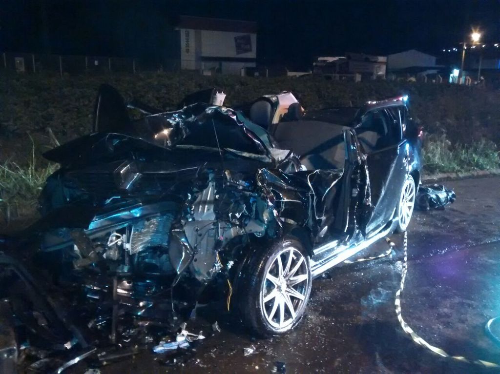 Acidente na BR-282 deixa motorista preso as ferragens e em estado grave