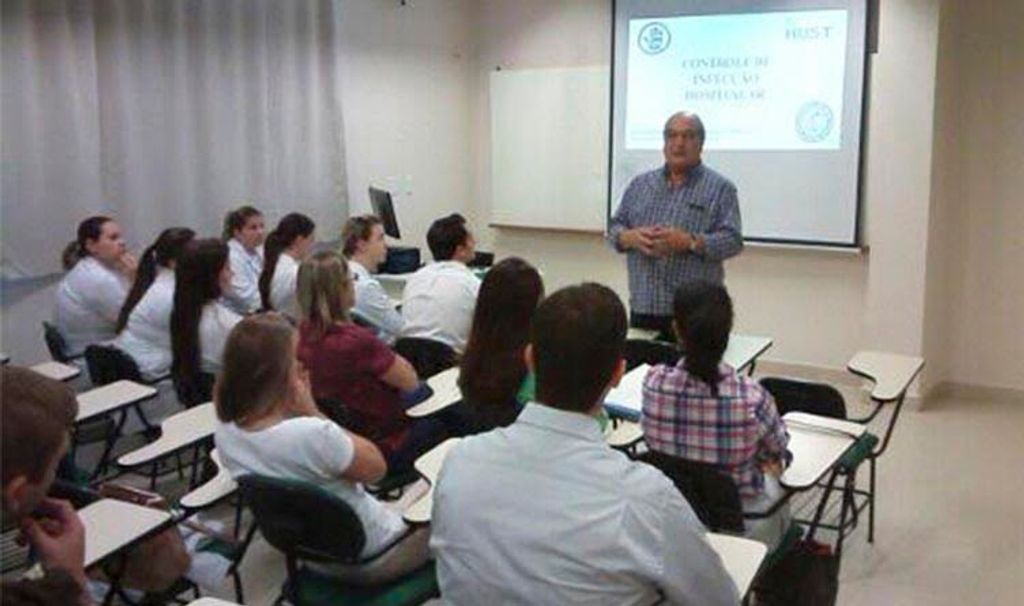 HUST recebe novos médicos residentes