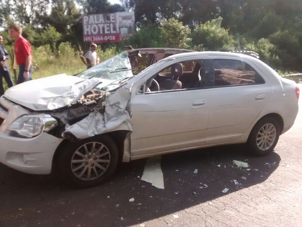 Acidentes nas rodovias federais de Santa Catarina deixam 15 mortos no fim de semana