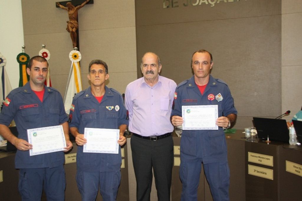 Bombeiros recebem Moção de Aplauso na Câmara de Vereadores Joaçaba