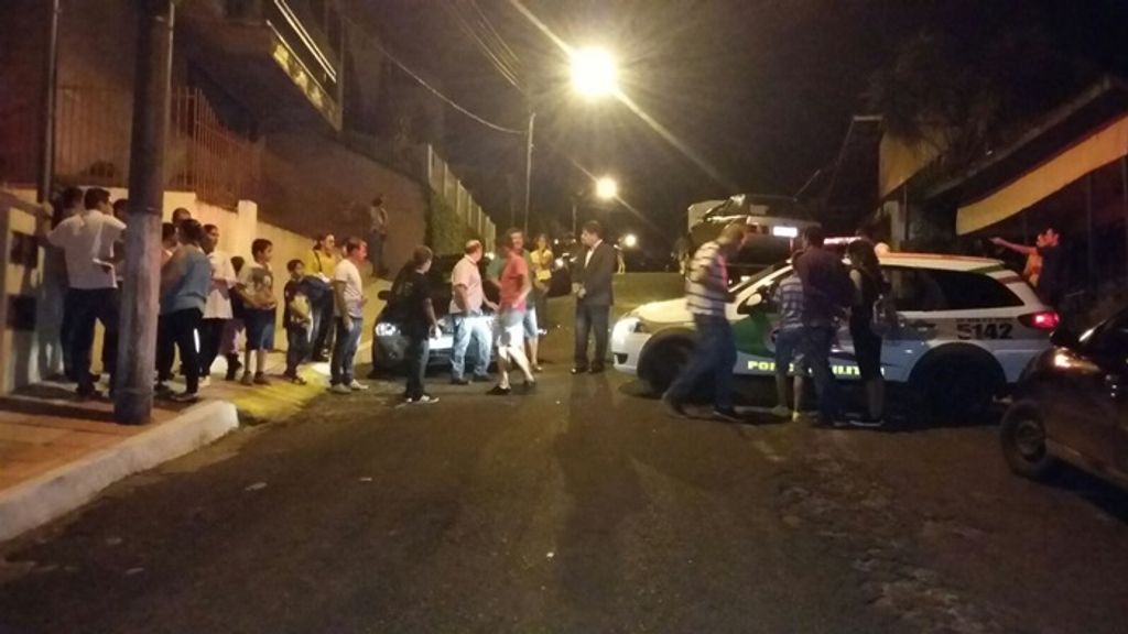 Motorista embriagado provoca acidente e atinge 4 carros