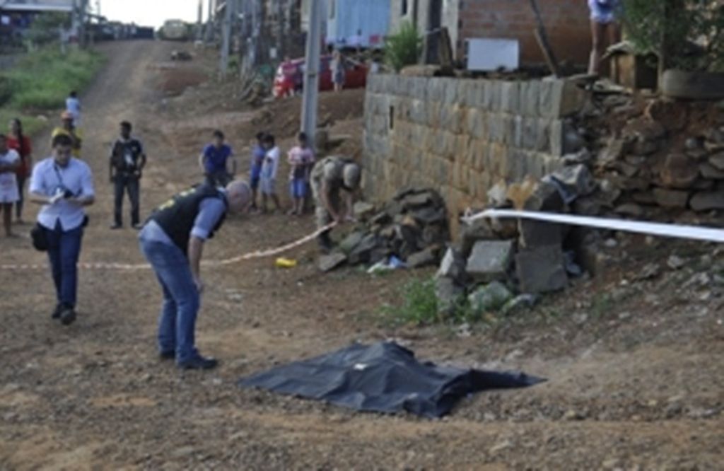 Menina de cinco anos morre atropelada por caminhão em Caçador