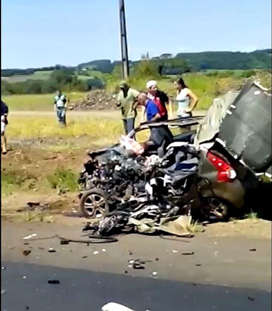 Leitor registra acidente com duas mortes no Oeste