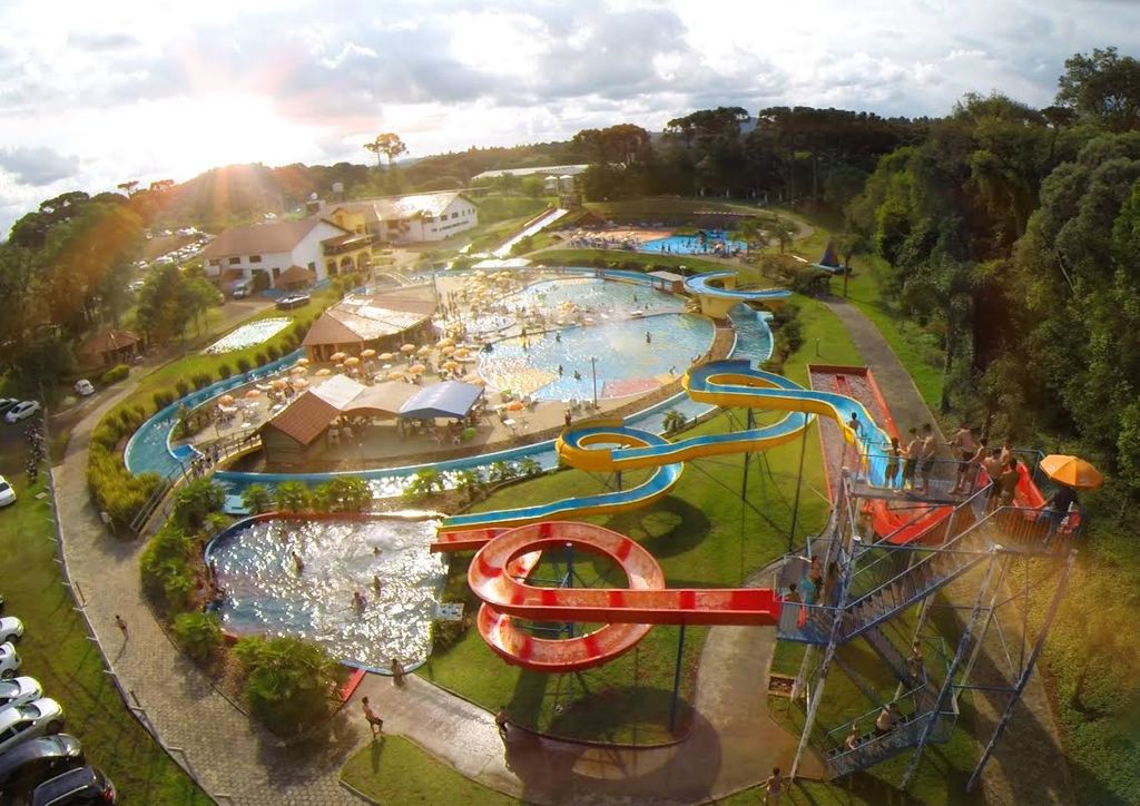 Parque Águas Tirolesas anuncia término da Temporada de Verão 2015/2016 com grande promoção