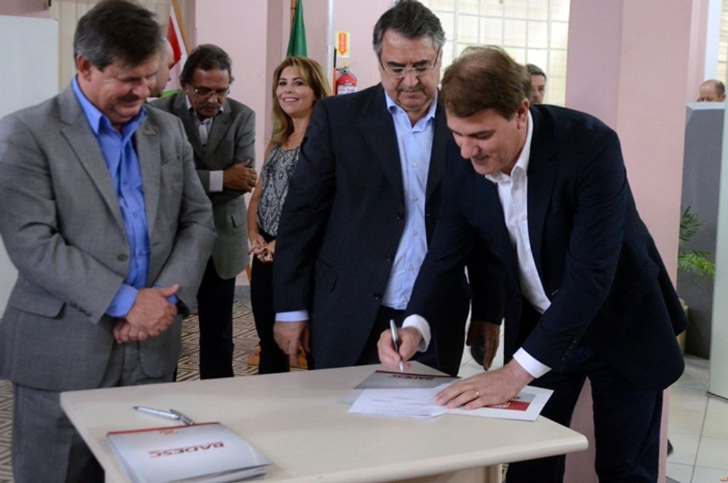 Água Doce e Capinzal recebem recursos do Programa Badesc Cidades