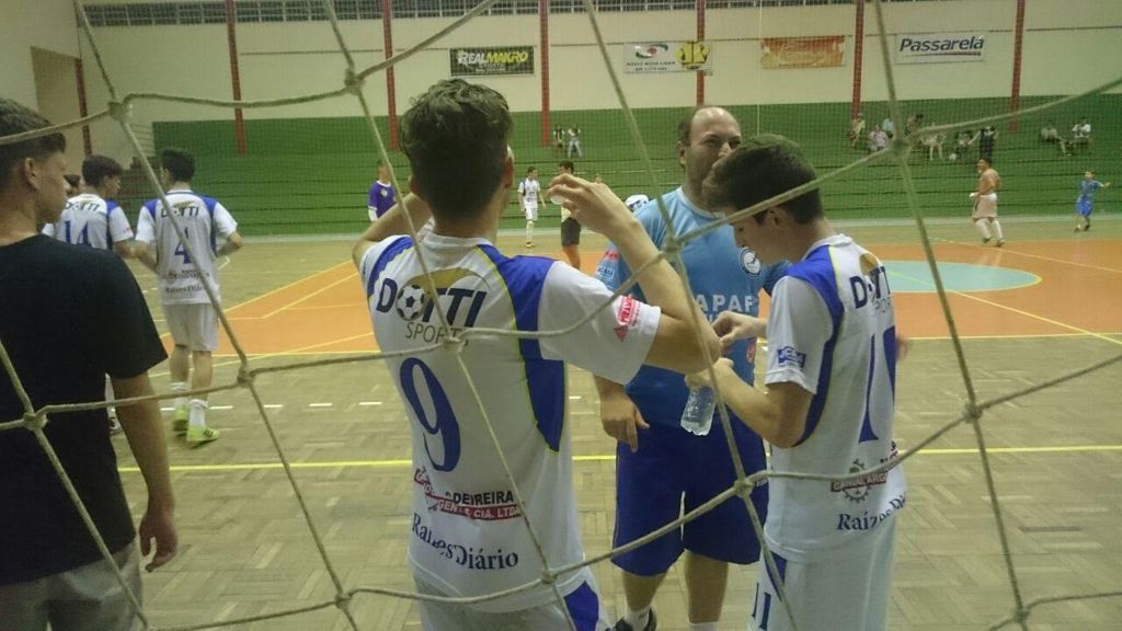 Equipe de futsal Sub 17 de Joaçaba vence partida válida pelo estadual