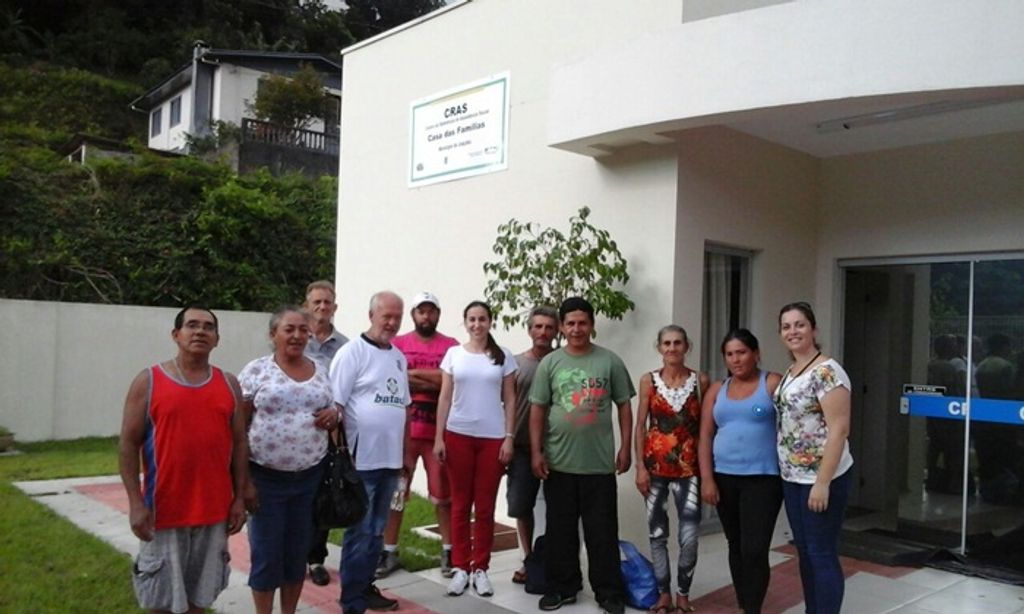 Catadores participam de treinamento promovido pelo CRAS
