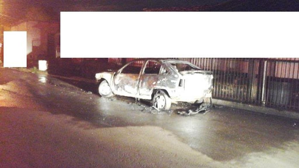 Vândalos colocam fogo em veículo estacionado no Centro de Campos Novos