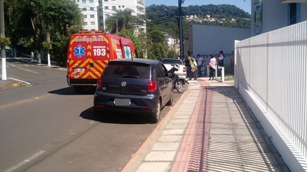 Motociclista fica ferido em acidente na Vila Pedrini