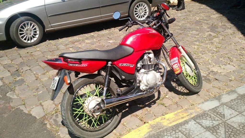 Motociclista fica ferido após bater na traseira de veículo em Joaçaba