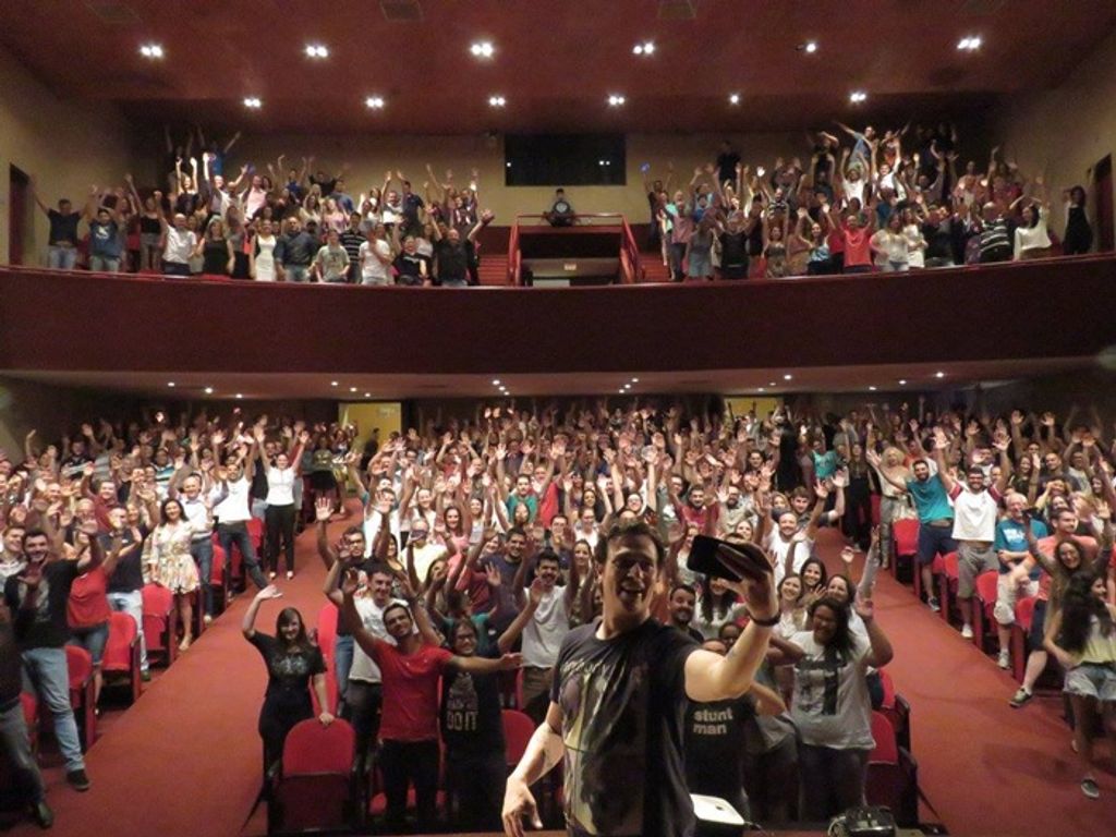 Stand UP com Fabiano Cambota foi sucesso de público