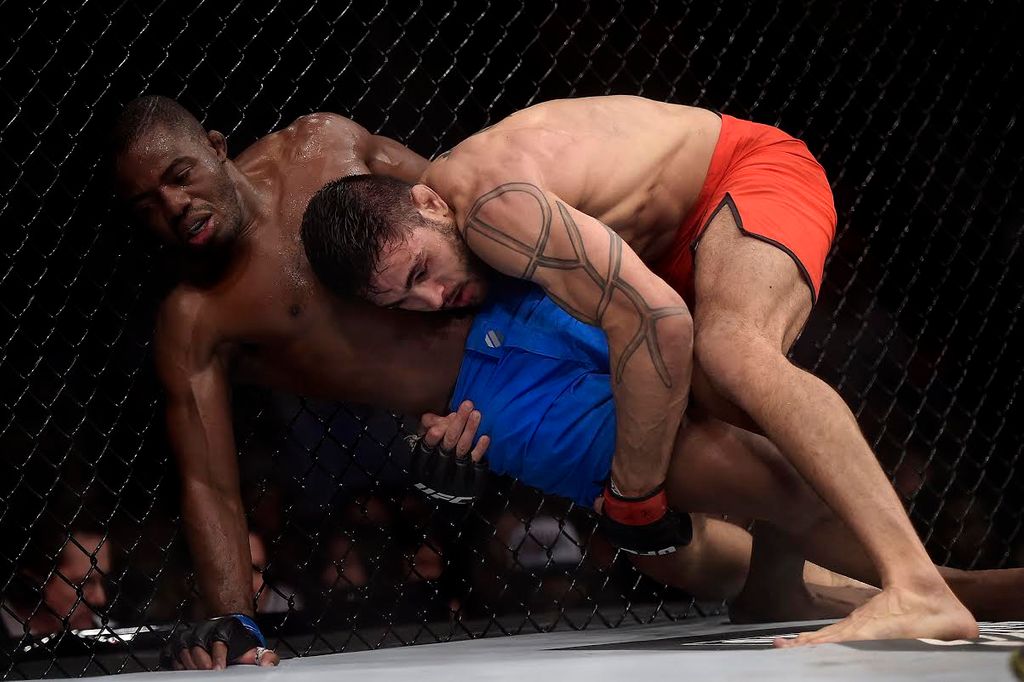 Expectativa em Curitibanos para luta de Glaico Nego França no UFC 197
