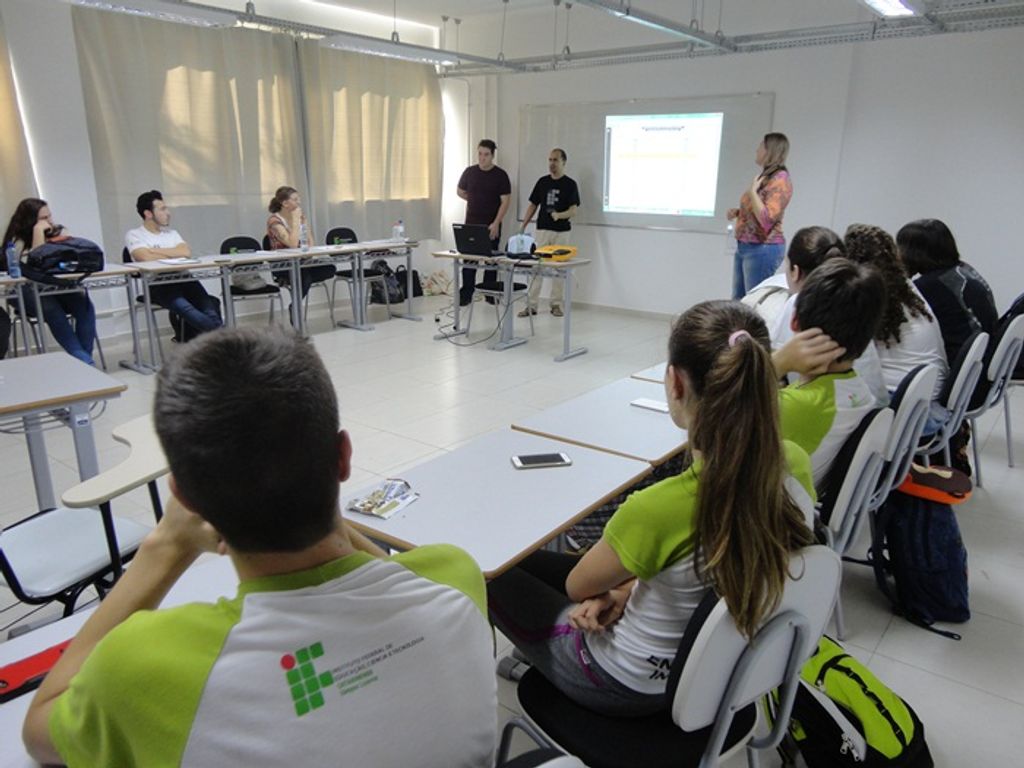 Oficina prepara alunos do IFC Luzerna para Olimpíada Nacional de História