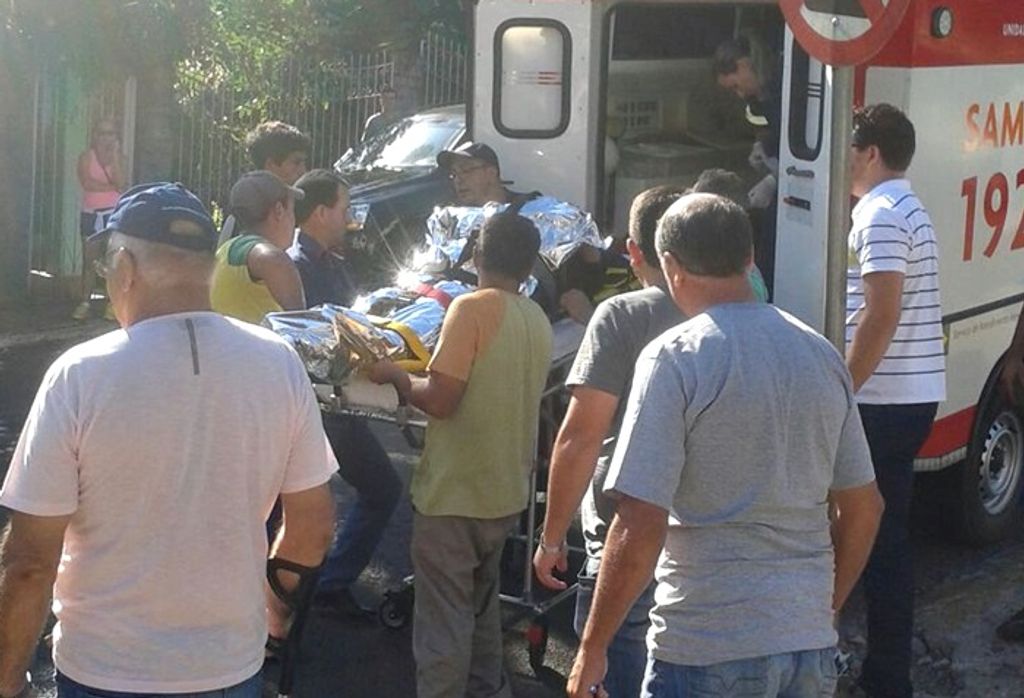 Trabalhadores sofrem choque elétrico e um deles está em estado grave